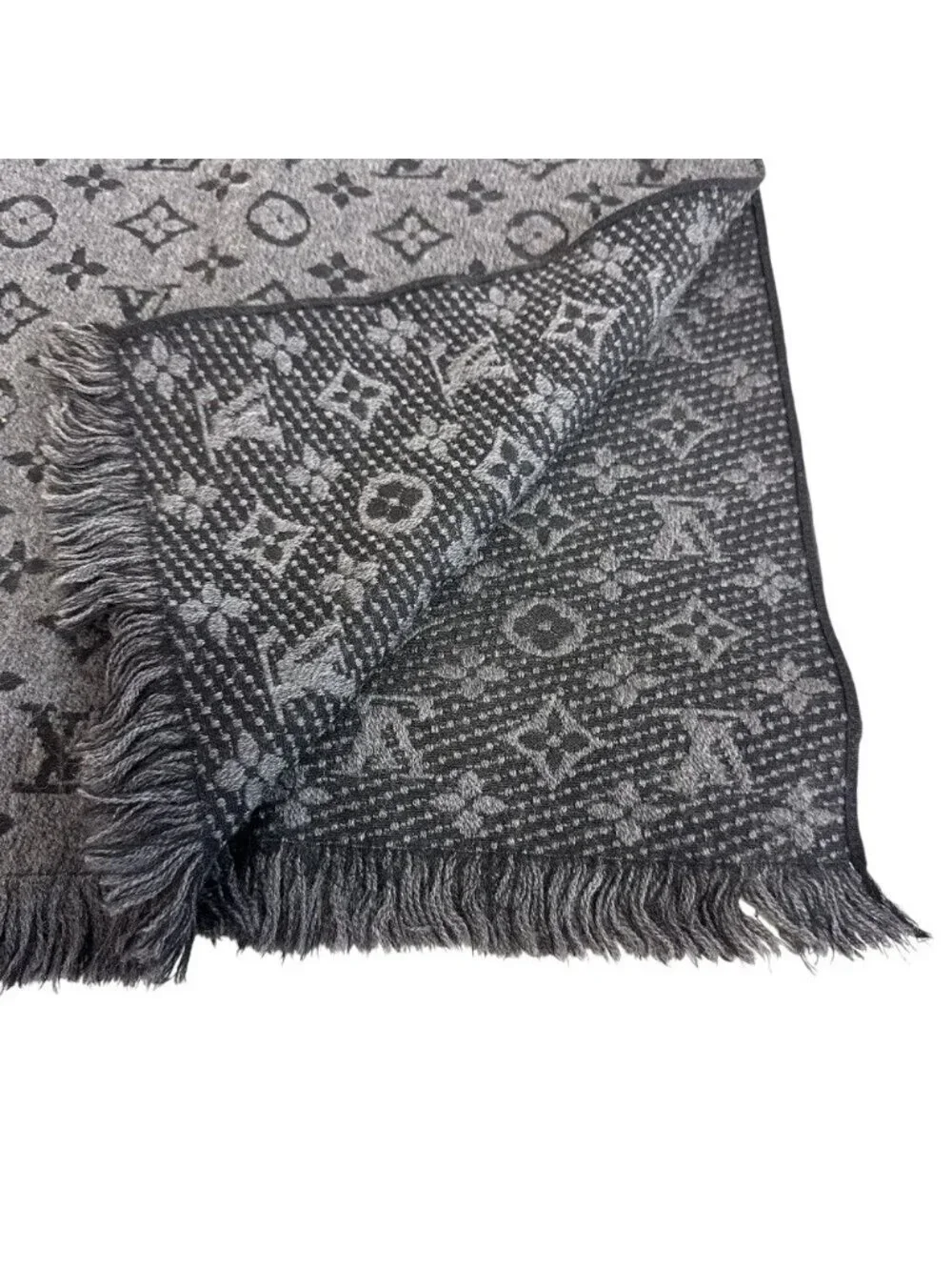 Louis Vuitton Echarpe Monogram Classic Scarf